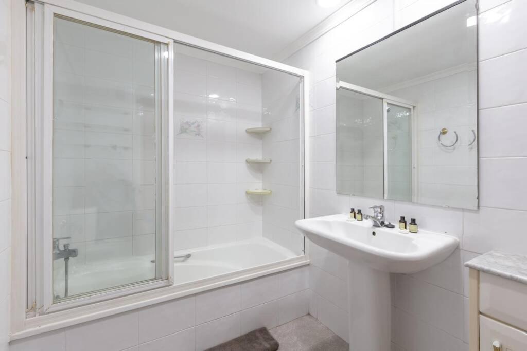 Playa Huelin Apartamento Daire Málaga Dış mekan fotoğraf