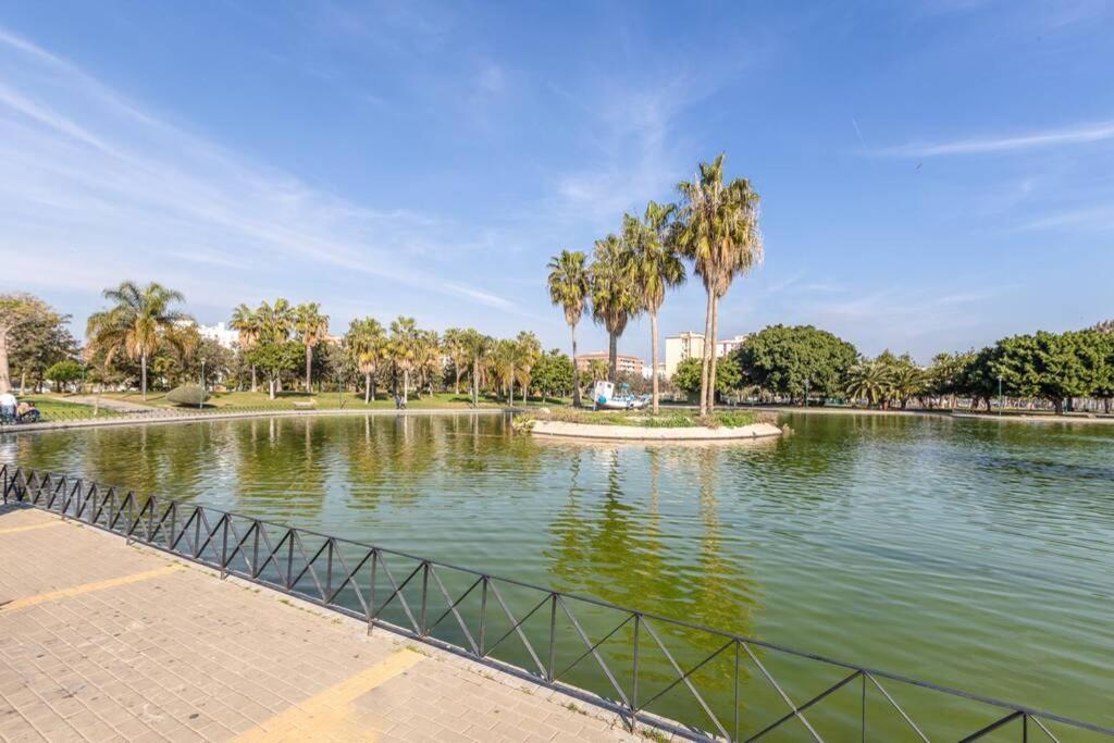 Playa Huelin Apartamento Daire Málaga Dış mekan fotoğraf