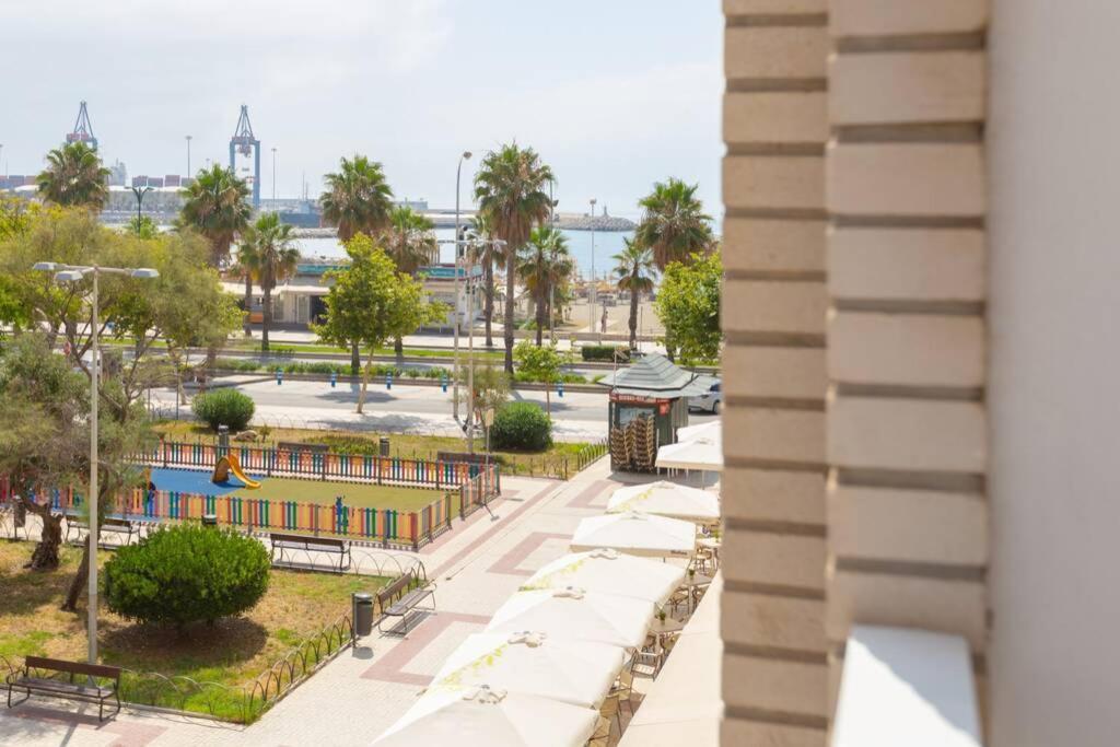 Playa Huelin Apartamento Daire Málaga Dış mekan fotoğraf